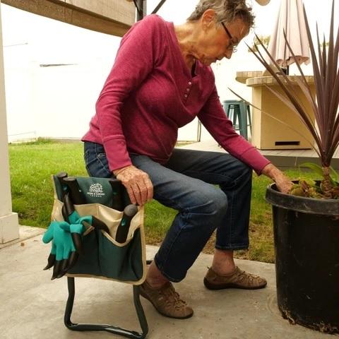 2 in 1 Garden Kneeler + Free Tool Pouch